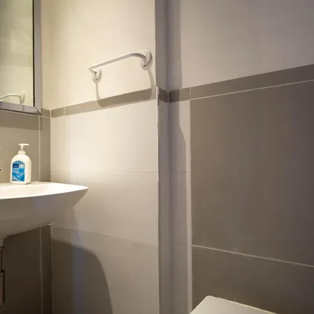 Castello Di Lisignano - Storia Pace E Tradizione Agazzano