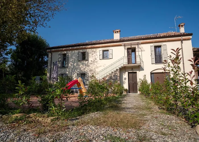 Castello Di Lisignano - Storia Pace E Tradizione * Agazzano