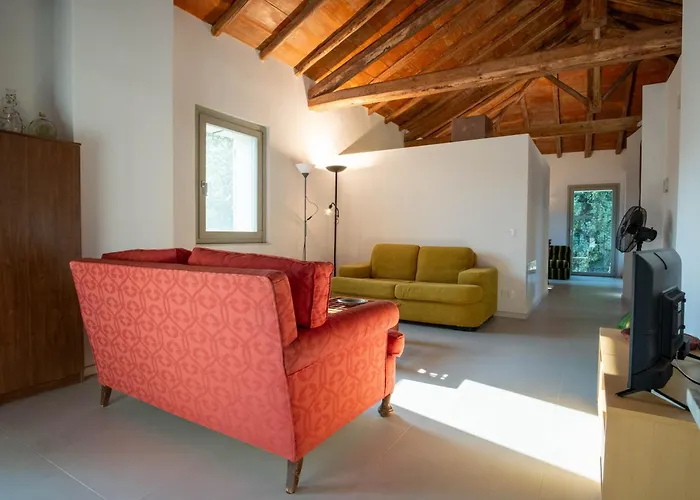 Castello Di Lisignano - Storia Pace E Tradizione *