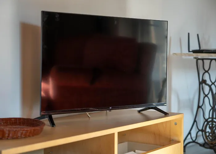 Castello Di Lisignano - Storia Pace E Tradizione